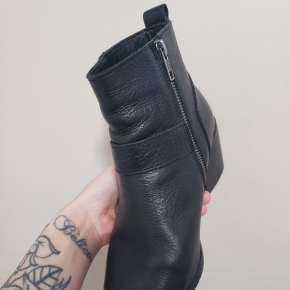 Monk and Lou Black leather ankle boots - Picture 2 of 3